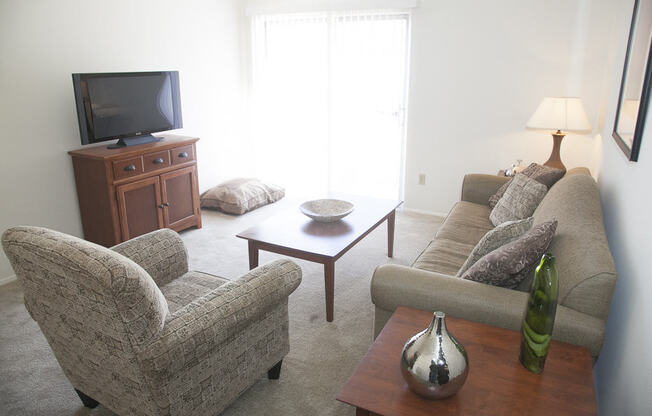 2 beds, 1 bath, 802 sqft, $900, Unit 015F
