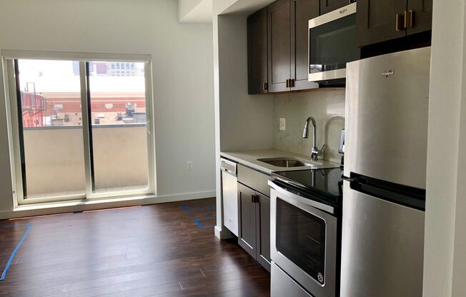 Studio, 1 bath, 400 sqft, $1,340, Unit 515