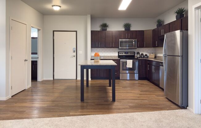 2 beds, 2 baths, 1,010 sqft, $1,710, Unit 2 - 117