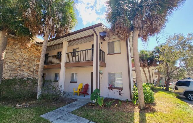 Upgraded 1 Bedroom Top Floor Unit in Winter Haven For Rent