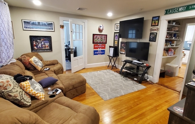 45 WORCESTER LN