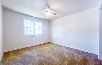 2 beds, 1 bath, $1,045, Unit 112