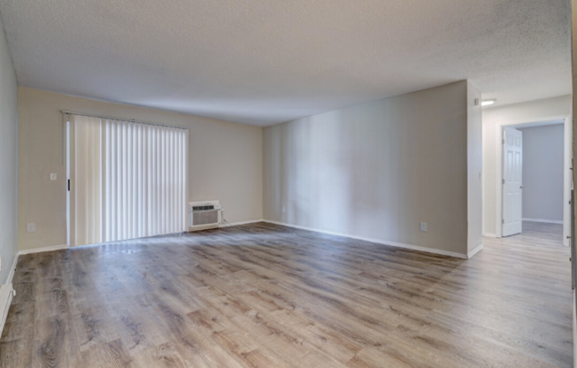 1 bed, 1 bath, 750 sqft, $880, Unit 5915-106