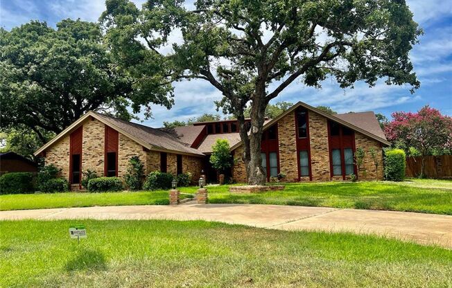 Prestigious Linwood Acres / .44 acres / Rockdale, TX / Swimming Pool