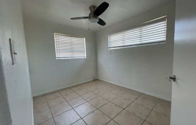 2126-2132 W. Orangewood Ave