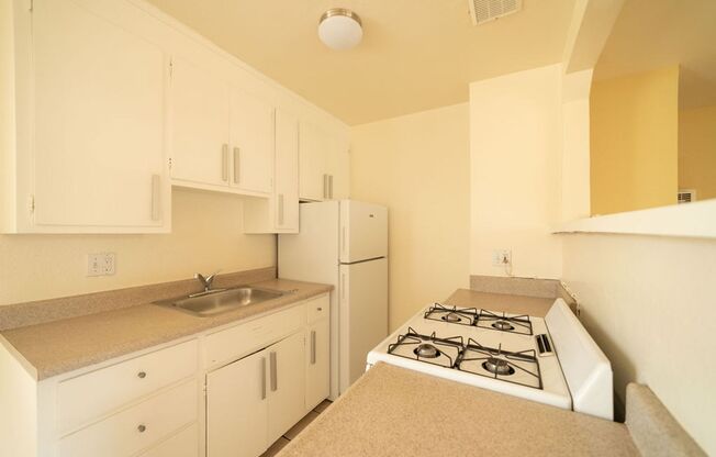 2 beds, 1 bath, $2,103