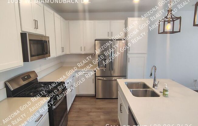 1055 W DIAMONDBACK DR