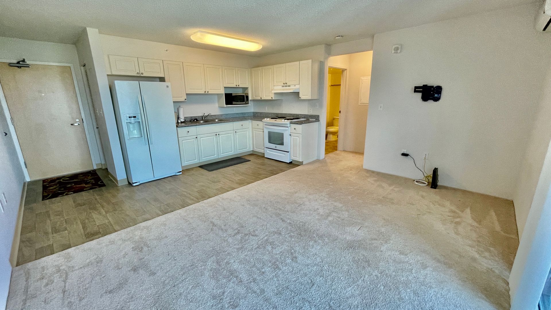 AVAILABLE OCT 1ST! 1/1/1 in 801 SOUTH ST (KAKAAKO)!! GREAT LOCATION