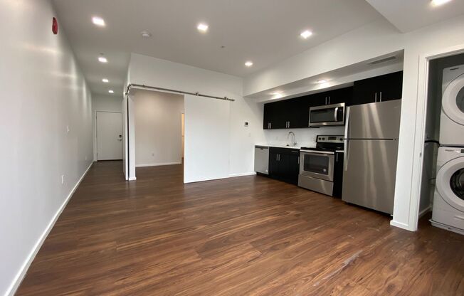 1 bed, 1 bath, 518 sqft, $1,614, Unit 512