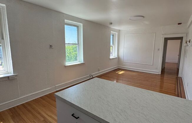 1 bed, 1 bath, 650 sqft, $895, Unit A-404