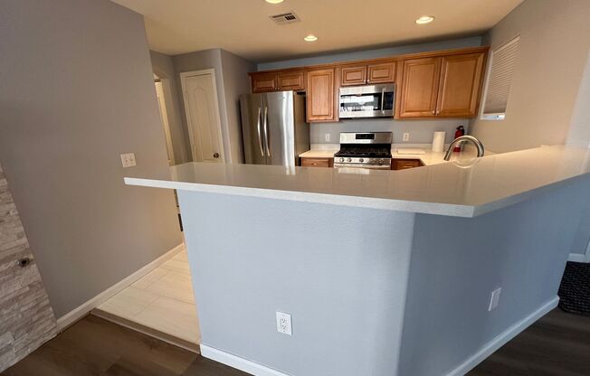 2 beds, 1 bath, $1,450, Unit # 1050