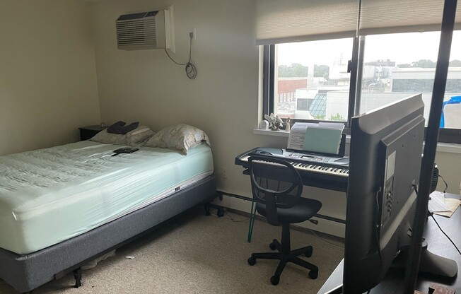 1 bed, 1 bath, $2,800, Unit 71