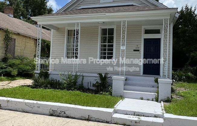 1319 W JACKSON ST