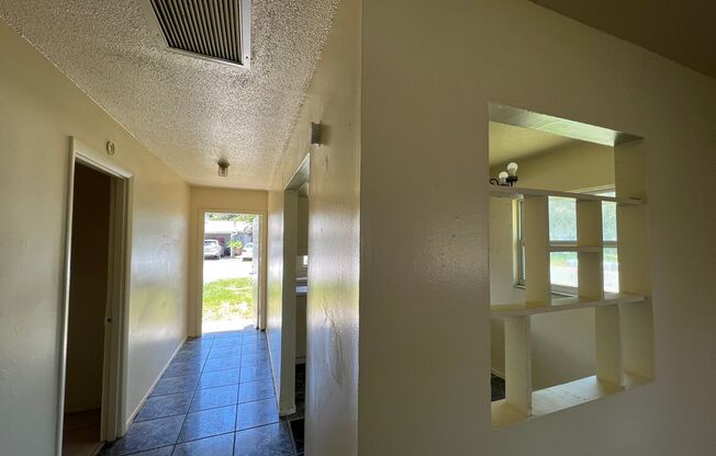 2 beds, 1 bath, $1,600