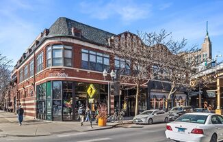 1542 N Damen/2010 W Pierce