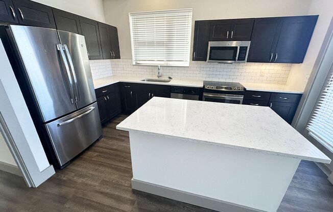 2 beds, 2 baths, 1,050 sqft, $2,095, Unit 3250-104