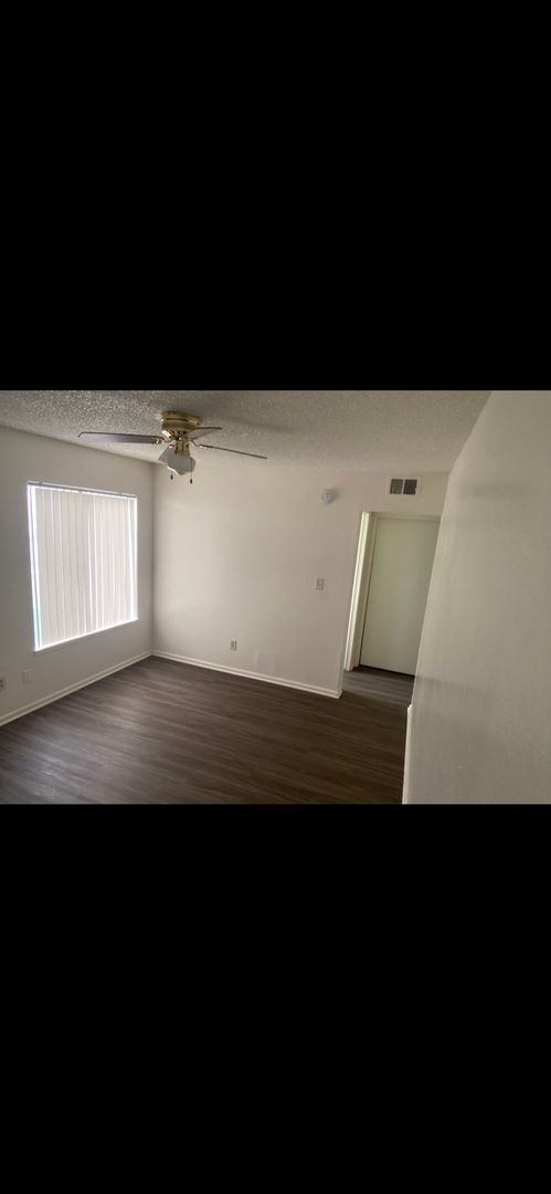 3 beds, 1.5 baths, 1,106 sqft, $1,400, Unit 203