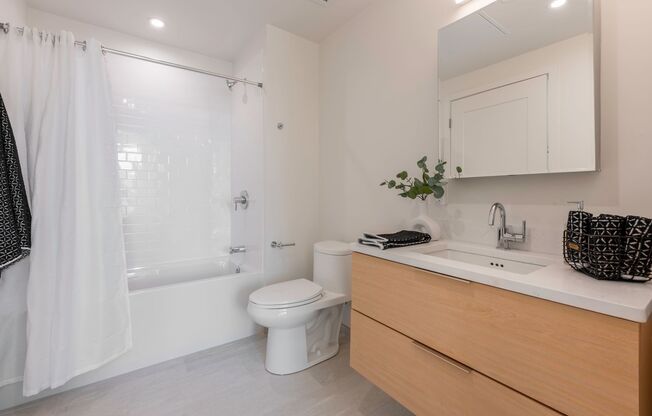 1 bed, 1 bath, 752 sqft, $2,500, Unit 306