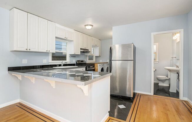 1 bed, 1 bath, $2,500, Unit 1616 Willow St