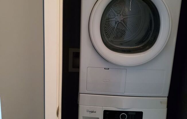 2 beds, 1 bath, 912 sqft, $1,506, Unit 102W