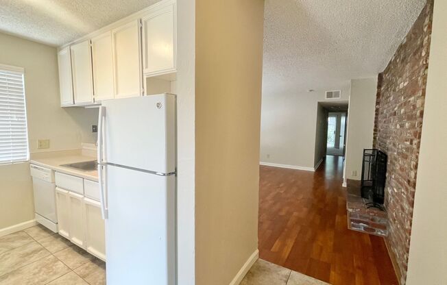 2 beds, 1 bath, $1,995