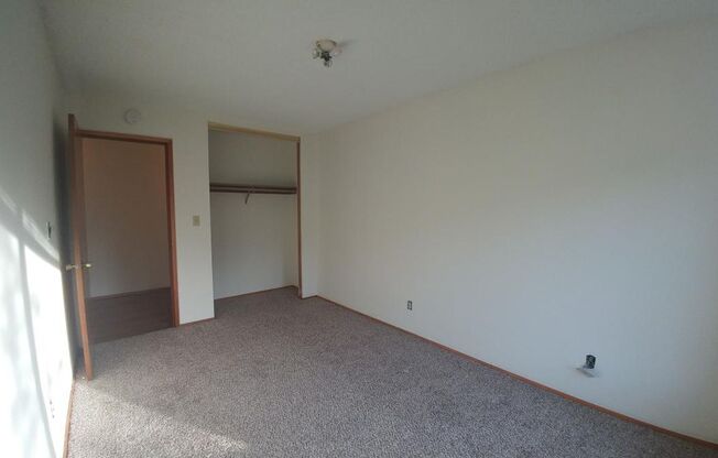 2 beds, 1.5 baths, 1,200 sqft, $1,795, Unit B4