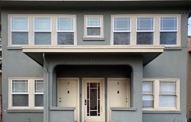 2 beds, 1 bath, $2,700