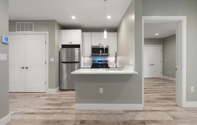 1 bed, 1 bath, 499 sqft, $3,195, Unit 210