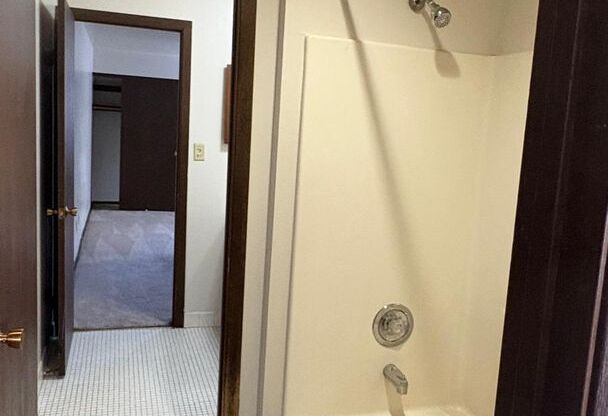 2 beds, 1.5 baths, 1,000 sqft, $1,450, Unit 8133-8133C