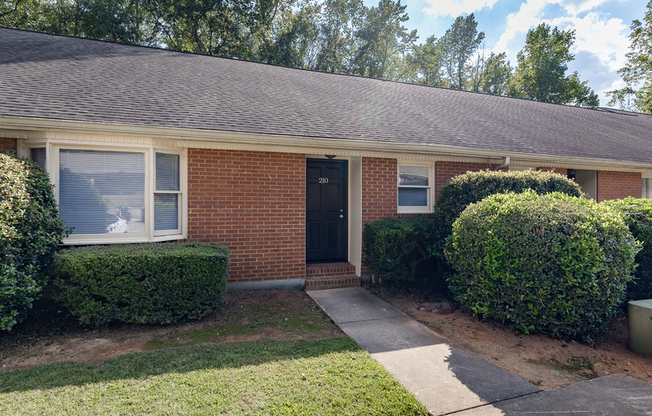 210 EAGLEWOOD CT