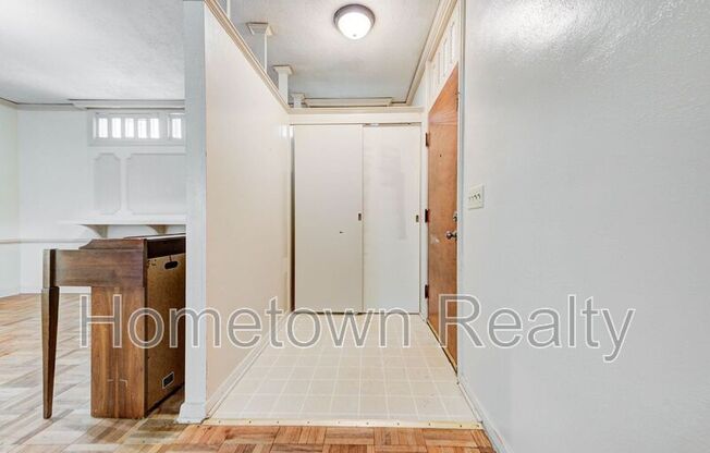 2004 NW 28 ST
