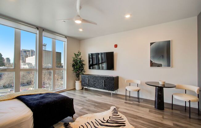 Studio, 1 bath, 437 sqft, $1,850, Unit 305