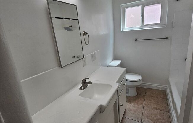 Beautiful Spacious 1 Bed/1 Bath Apartment Parking Available $1750 $1K OFF the 1st Month!