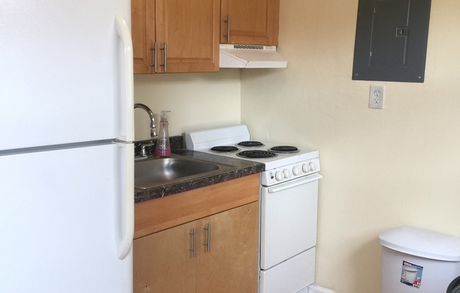 Studio, 1 bath, 500 sqft, $1,749, Unit 9