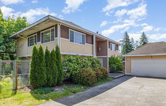 Stunning Lake Sammamish View | 5 Bed, 3 Bath Home in Bellevue