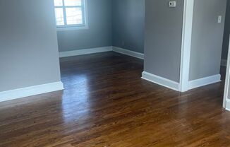 Charming 2 Bedroom, 1 Bathroom Apartment in Gated Community