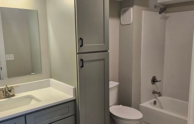 3 beds, 2 baths, 1,288 sqft, $1,600, Unit Neptune 101