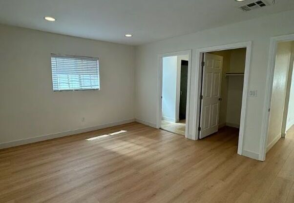 2 beds, 2 baths, 960 sqft, $2,950, Unit 1/2