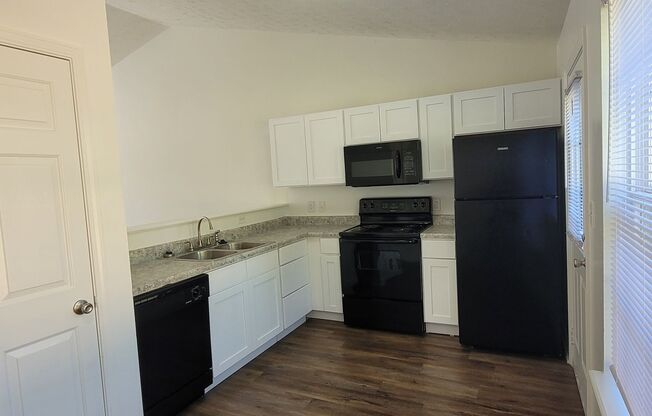 3 beds, 2 baths, 1,244 sqft, $1,675, Unit 01 - 7814