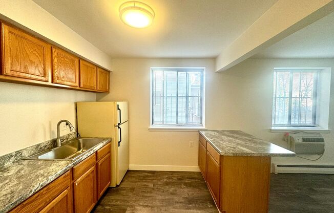 2 beds, 2 baths, $1,795, Unit 2