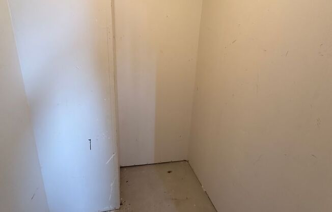 1 bed, 1 bath, 723 sqft, $1,595, Unit C10