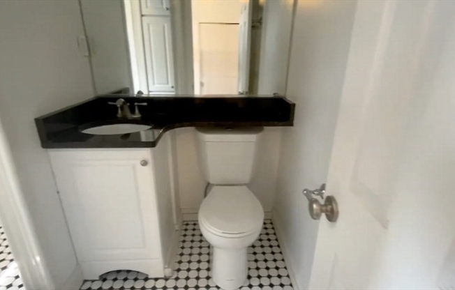 1 bed, 1 bath, 350 sqft, $2,715, Unit #24