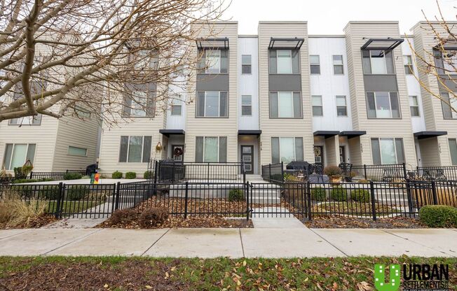 Modern Kendall Yards Townhome – 3 Bed, 2.5 Bath | 1,500 Sq. Ft.