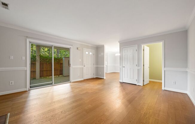 Beautiful 3 BR in Chapel Hill - Available AUGUST 10th!