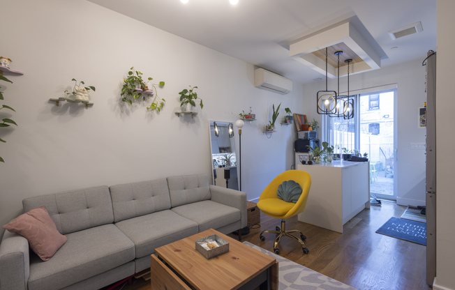 26 E 19 ST