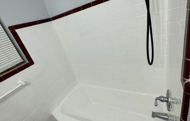 Studio, 1 bath, 600 sqft, $750, Unit 230