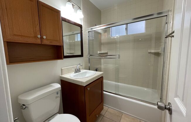 2 beds, 2 baths, $2,895, Unit 21-01