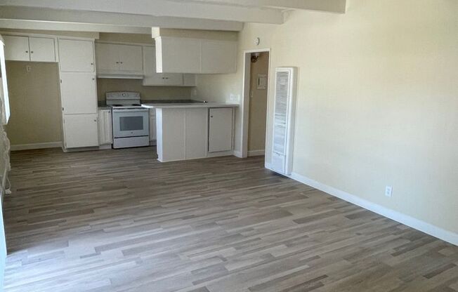 52nd Street Apartments