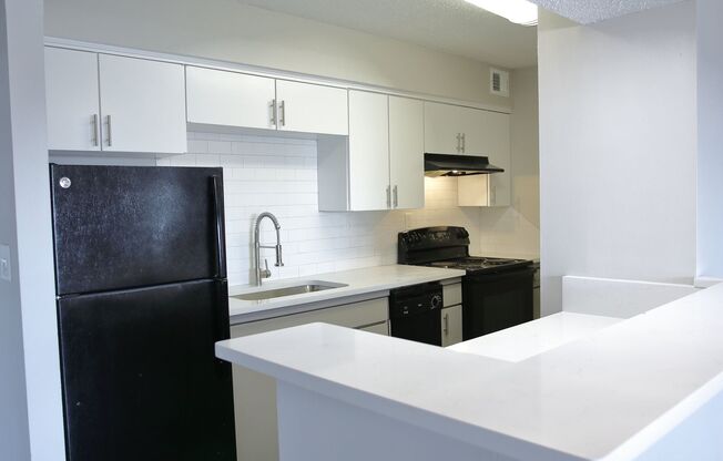 1 bed, 1 bath, 576 sqft, $1,170, Unit 1502