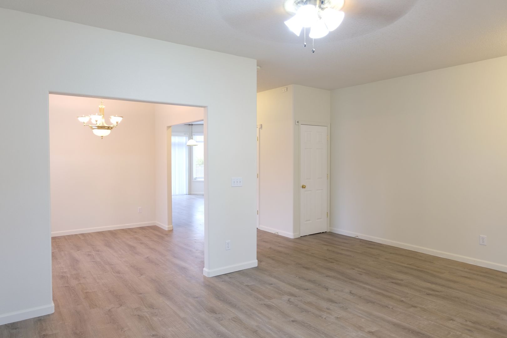 ***REST OF DECEMBER FREE***⭐ Your Dream Rental: Large, Serene Home with Fenced Yard⭐